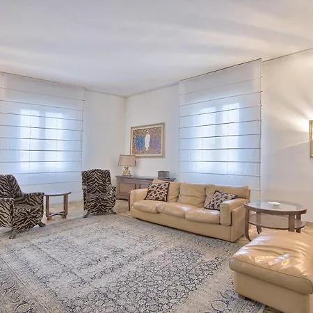 Easylife - - Piazza Guido Monaco 1